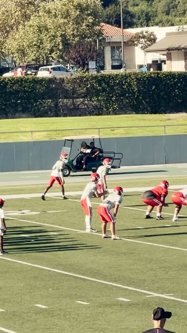 JV Scrimmage v Upland @materdei_football @raul3lara  O-Line ☑️